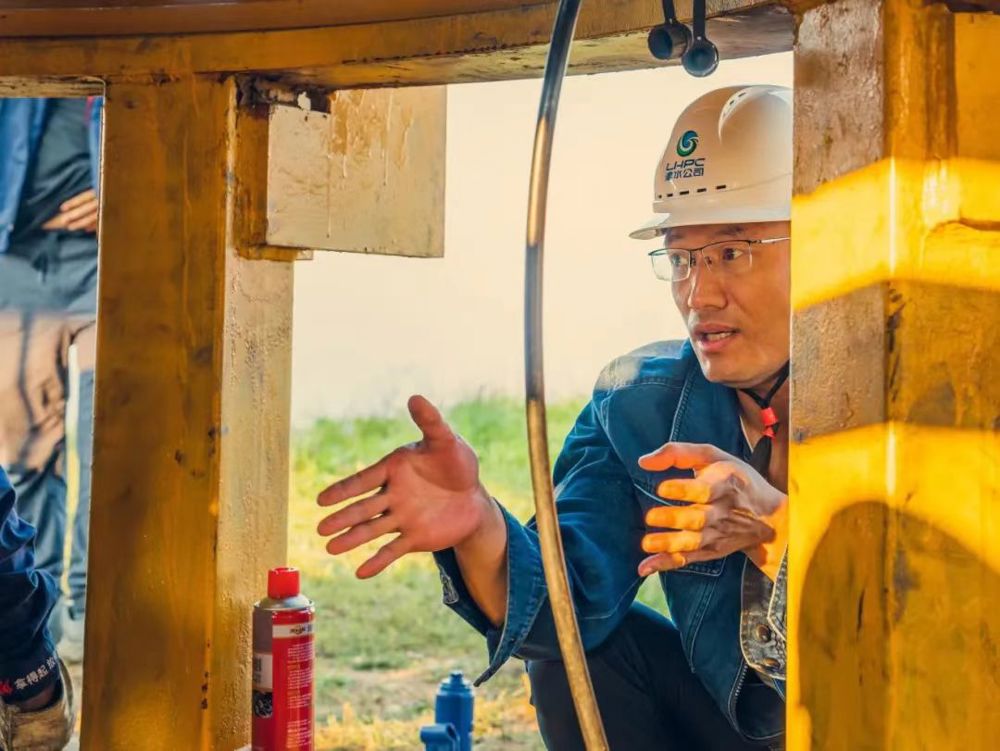 d6030428efcf4dc7969eeb8355ecf40a