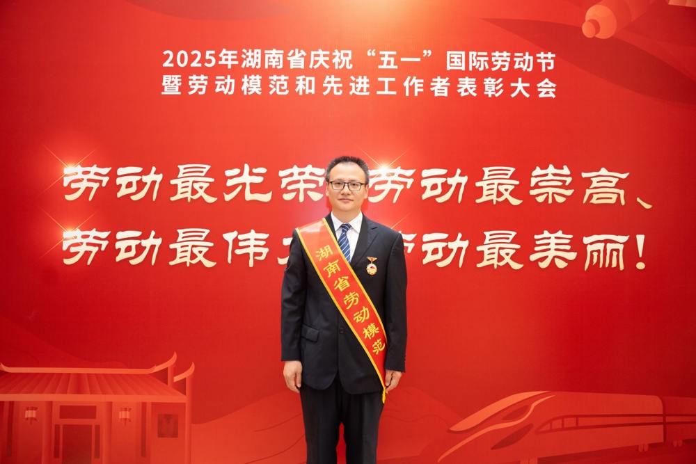 fbaa59b9379f4f60a4ea070ac413def1