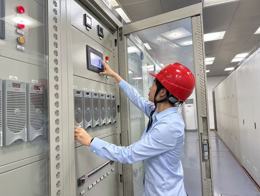 巾帼绽青春 匠心写青春