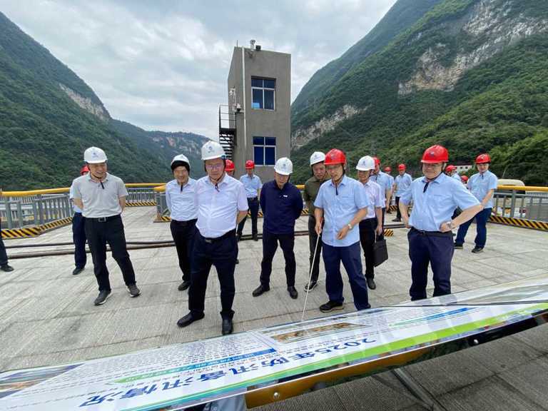 马水山率队到jcjc5500公海贵宾会公司所属水库发展防汛查抄 