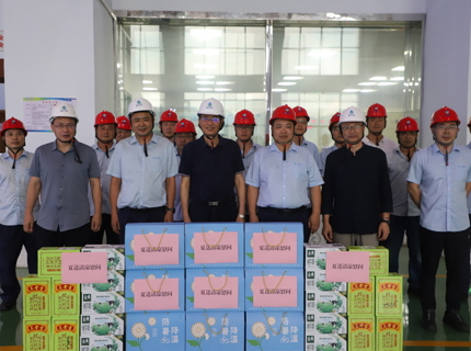 公司辅导到基层单元发展“送清冷”慰问和党建工作调研